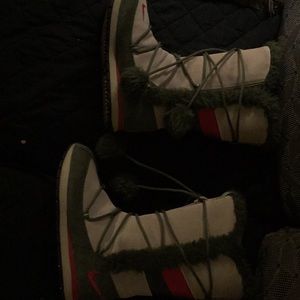 Nike winter boots